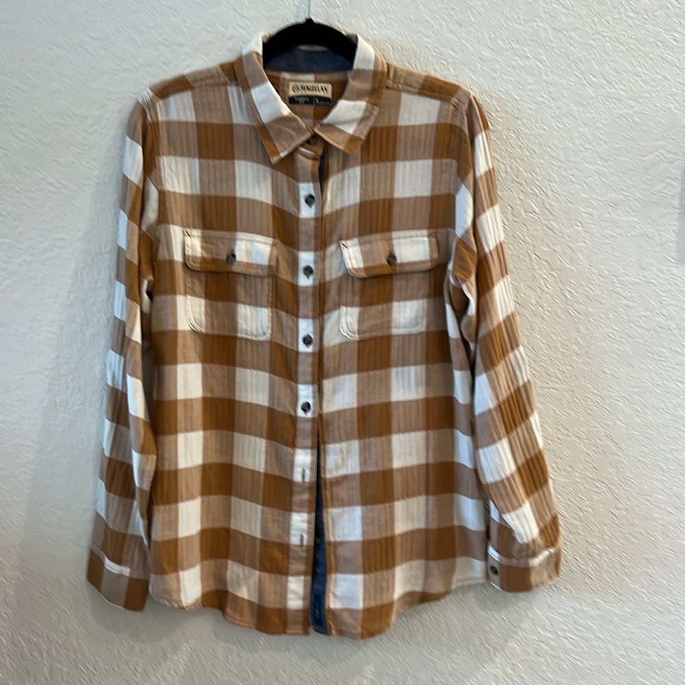 Women’s Magellan Outdoor Classic Fit button up plaid shirt, Size L